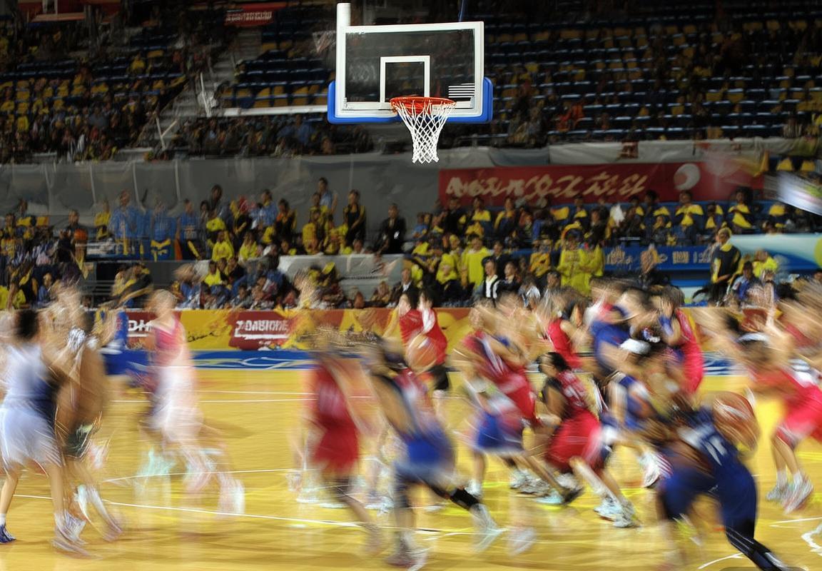 2010亚运会女篮：激情对决，多样战术演绎精彩篇章